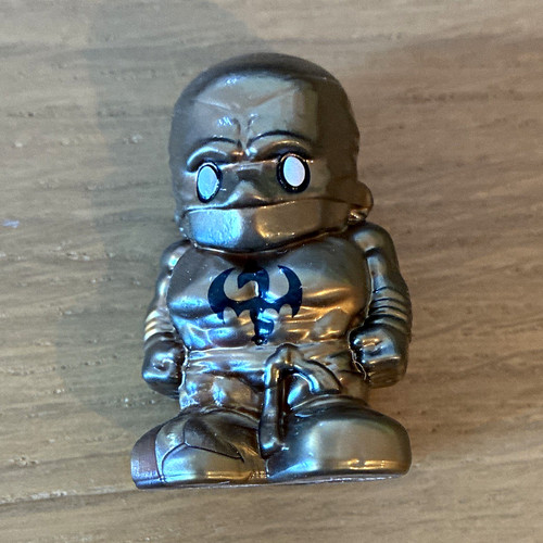 Marvel gold plastic mini - marvel,